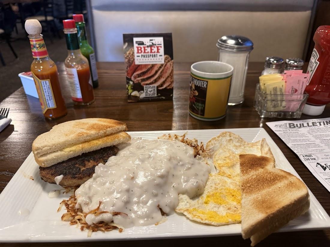 Capones Bar and Grill